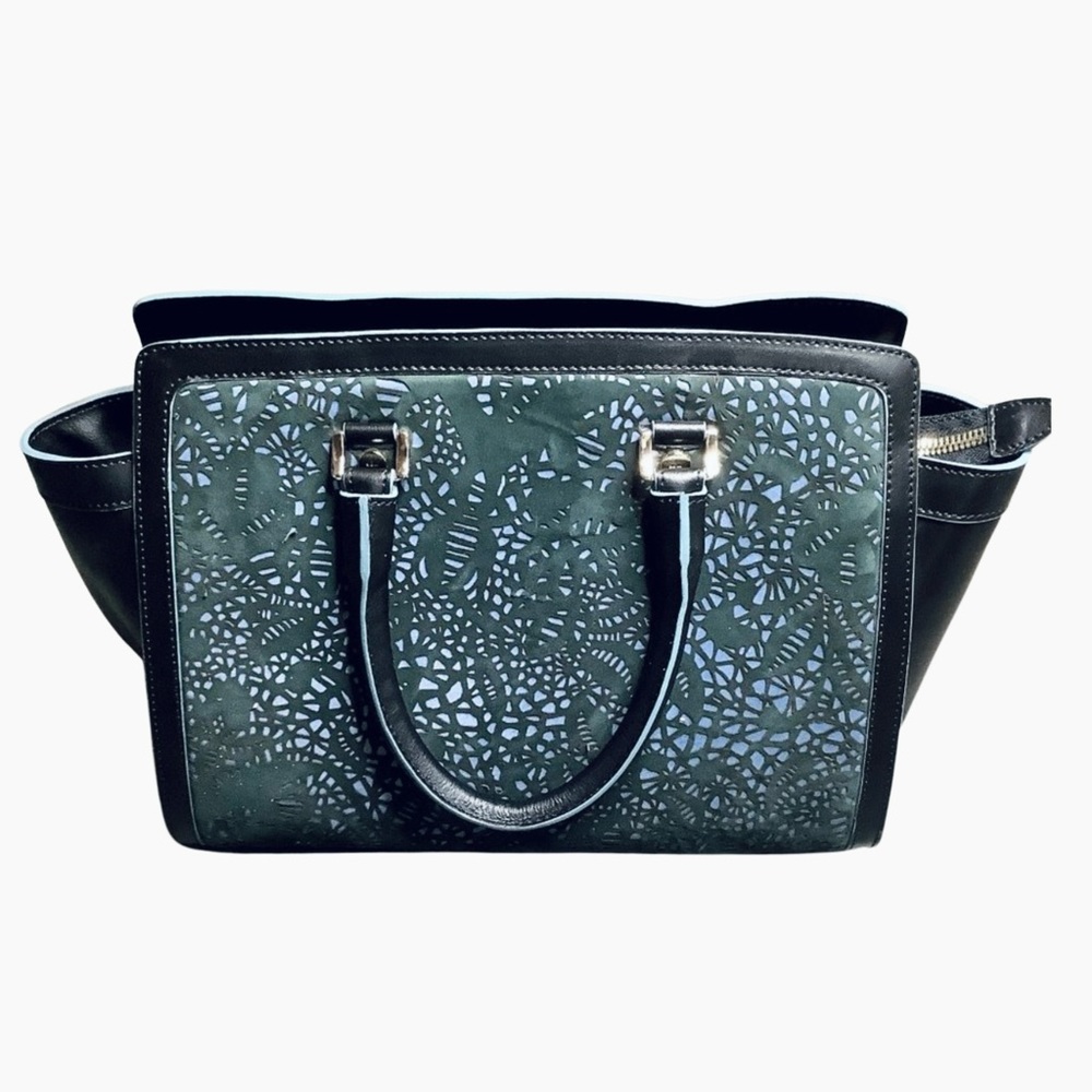 Ape Regina black with blue leather with cutouts with strap
